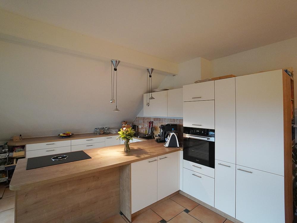Attraktive Küche im OG