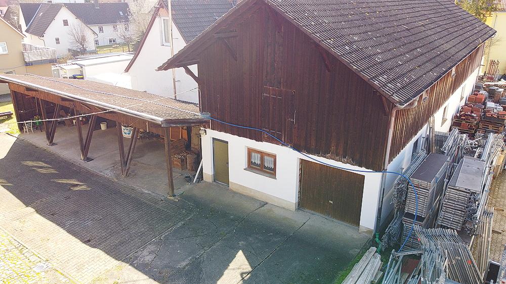 Carport und Stall