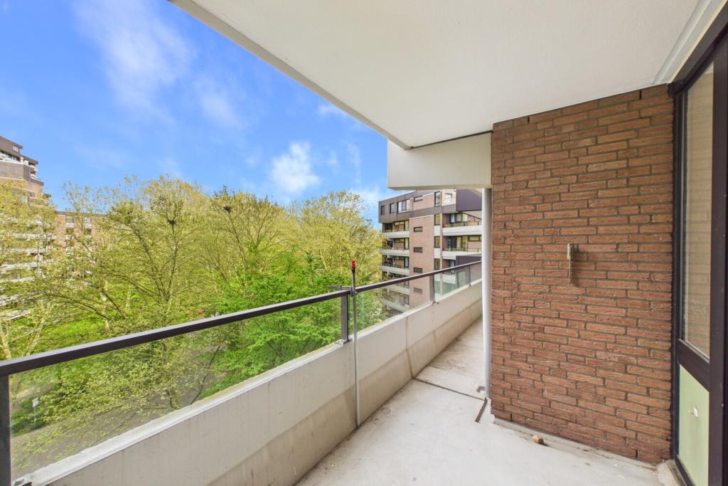 Moderne 3-Zimmer-Wohnung mit zwei Balkonen, Grünblick und TG-Stellplatz in Köln-Westhoven! - Foto 1