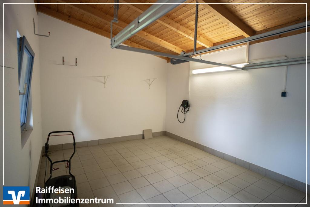 Garage mit E-Ladestation