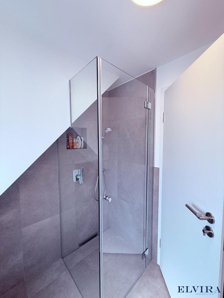 Dusche/Bad DG