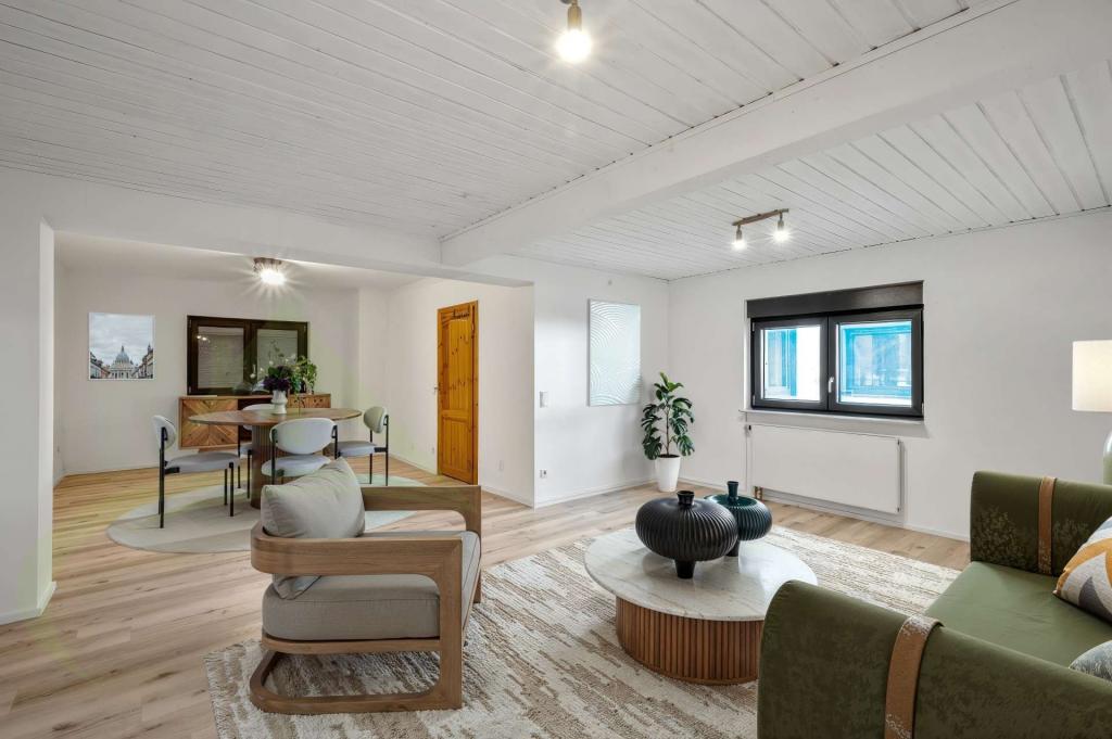 Wohn und Esszimmer