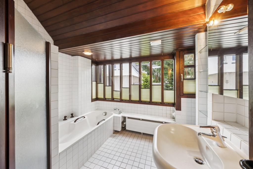 Badezimmer EG