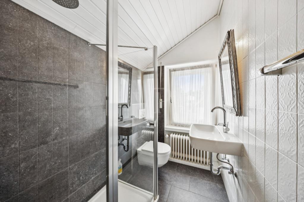 Badezimmer I OG