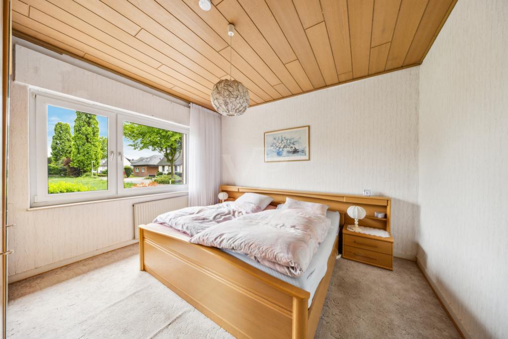Schlafzimmer I EG