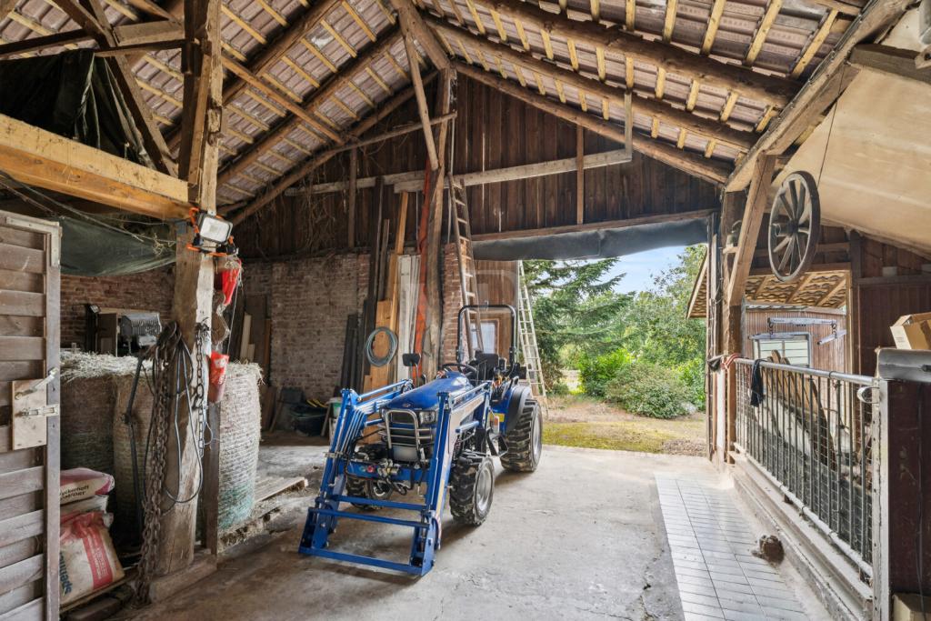 Heuscheune hinter Carport I