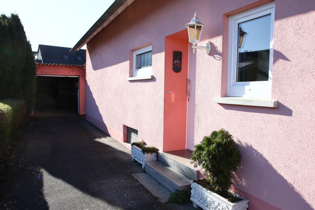 Garage und Eingang 0000079 N