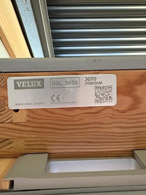 DACHFENSTER NEU  DG