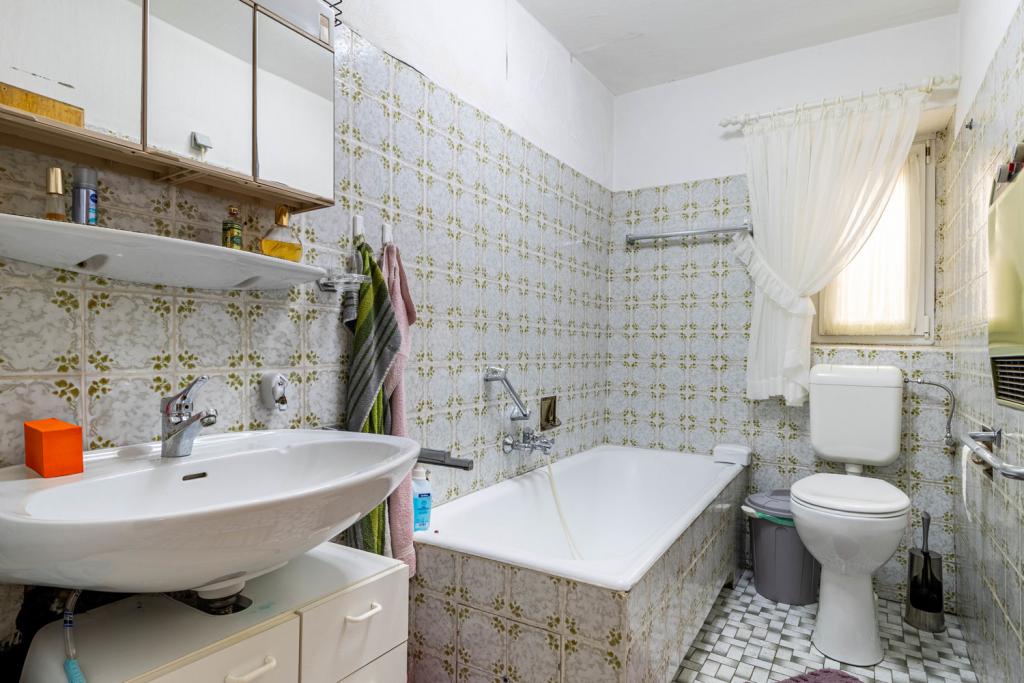 Badezimmer EG