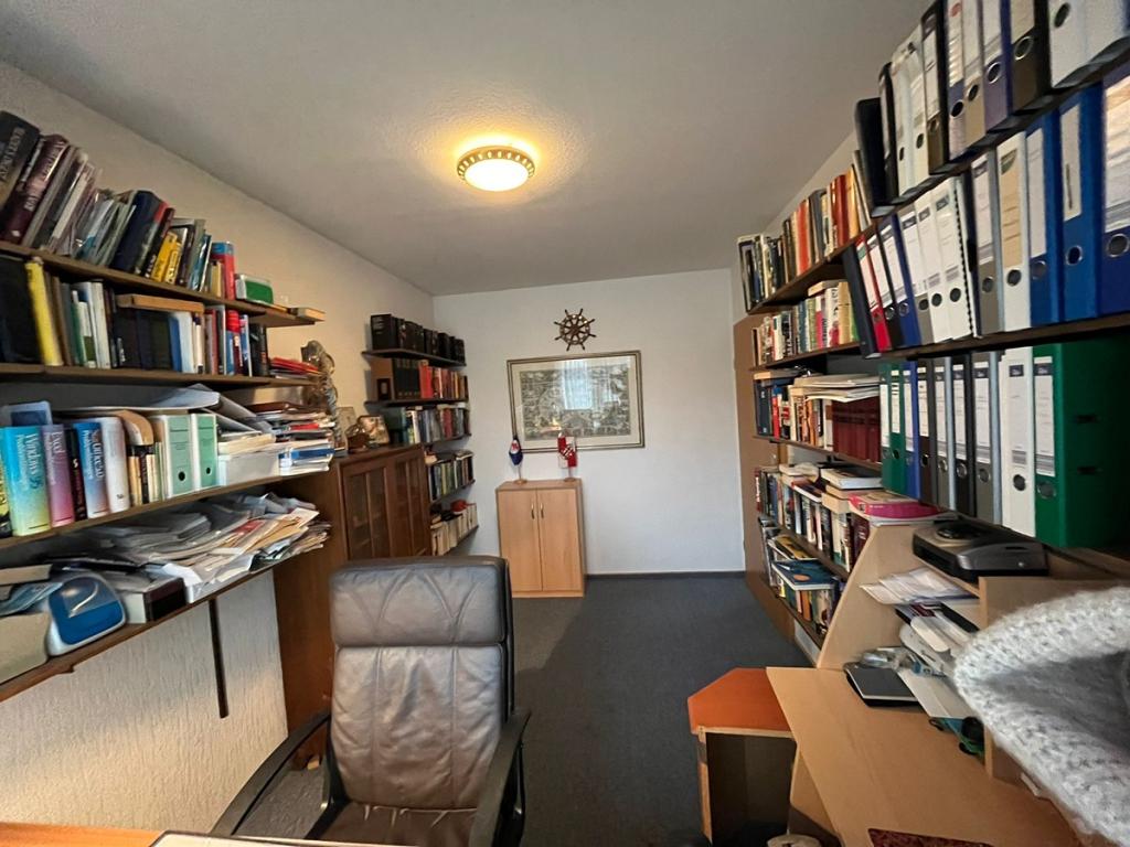 Büro vom Fenster 2.jpeg