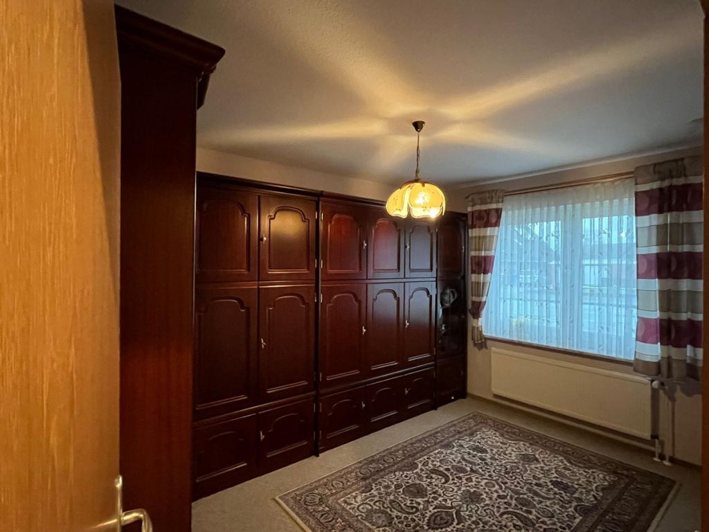 Gästezimmer von der Tür aus 2.jpeg