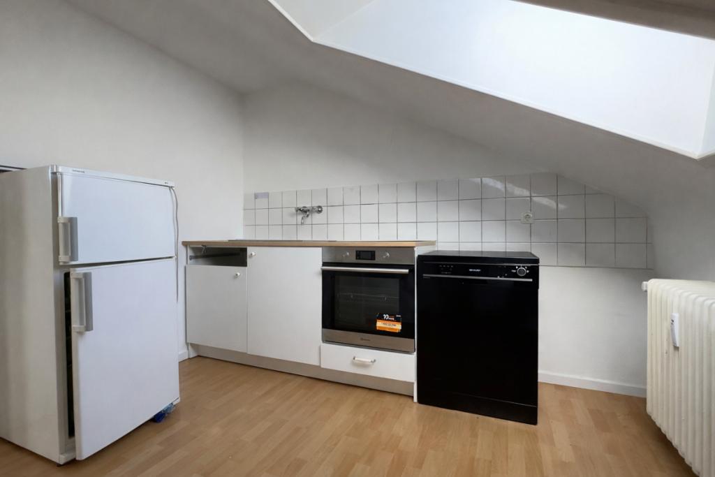 Gepflegte 2-Zimmer-Dachgeschosswohnung in ruhiger Lage von Weiterstadt - Photo 2