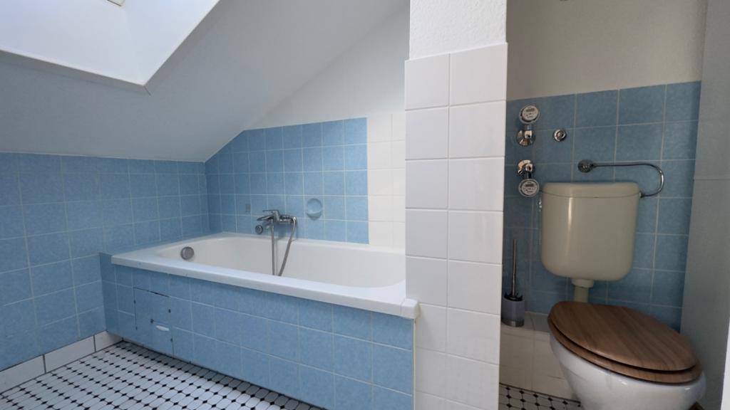 Gepflegte 2-Zimmer-Dachgeschosswohnung in ruhiger Lage von Weiterstadt - Photo 4