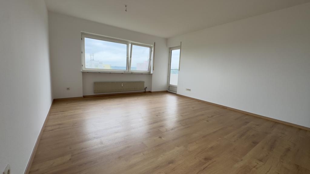 (Anfragen nur per eMail) -Ruhige und gepflegte Drei-Zimmer-Küche-Bad Wohnung in Darmstadt-Wixhausen - Photo 1