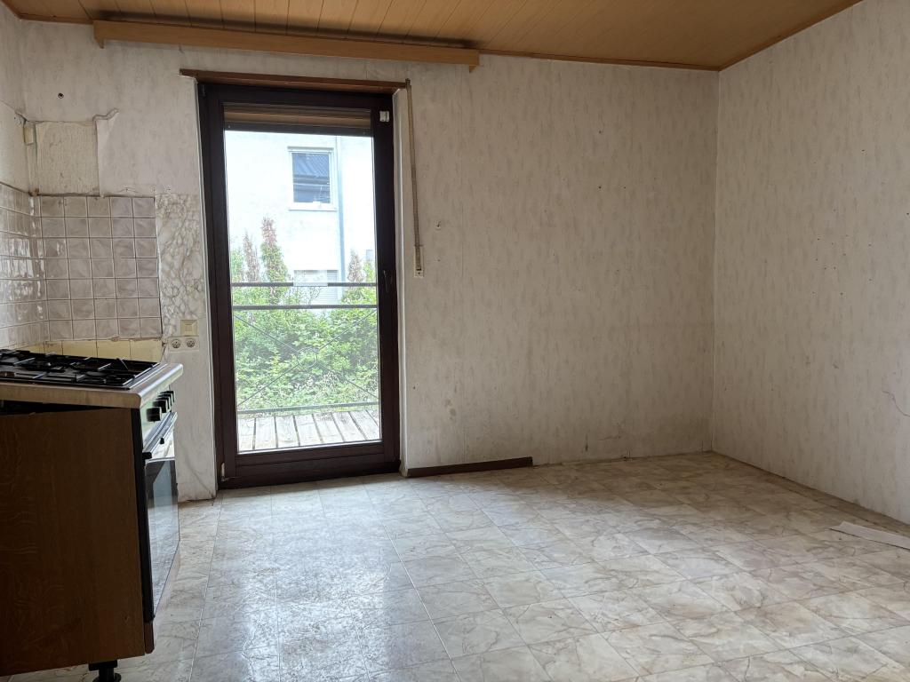 Küche mit Terrassenzugang