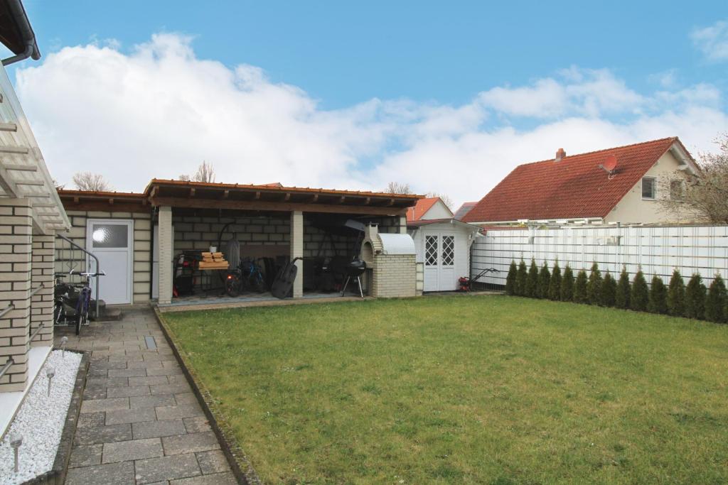 Garten mit Pergola
