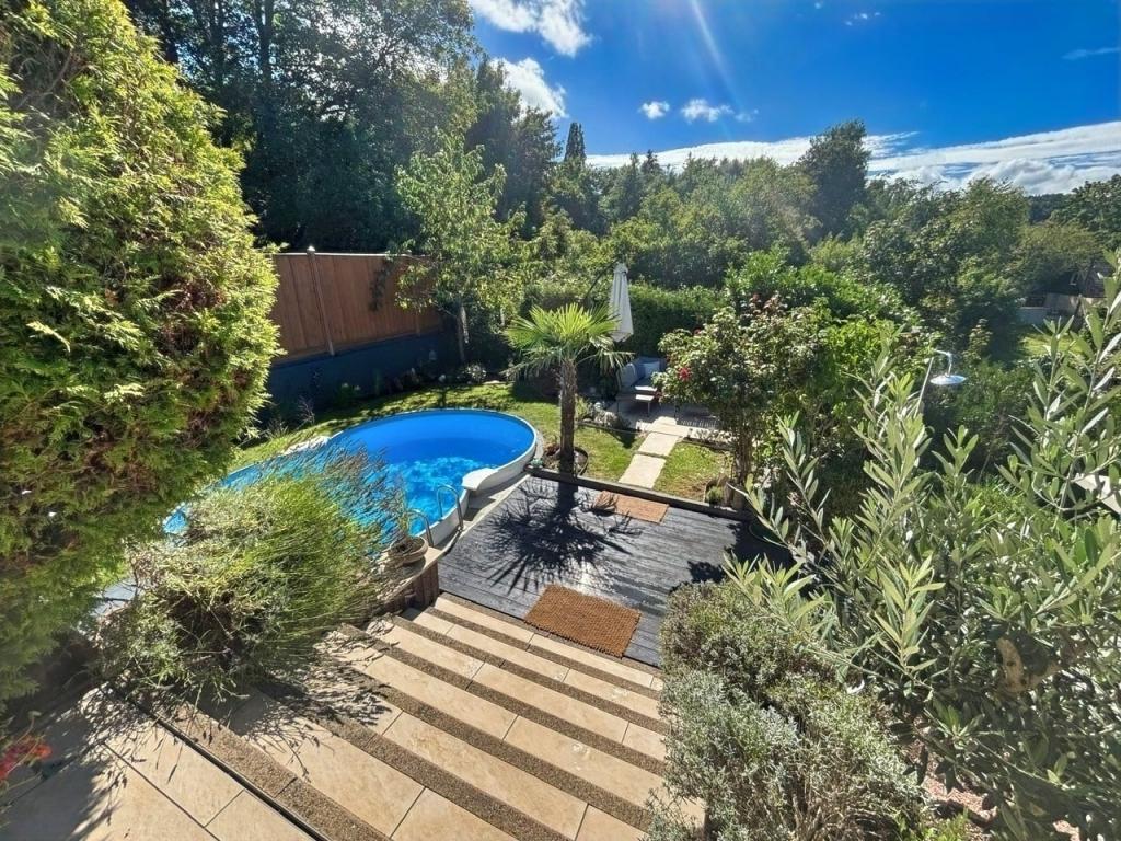 Abgang zu Pool+Garten