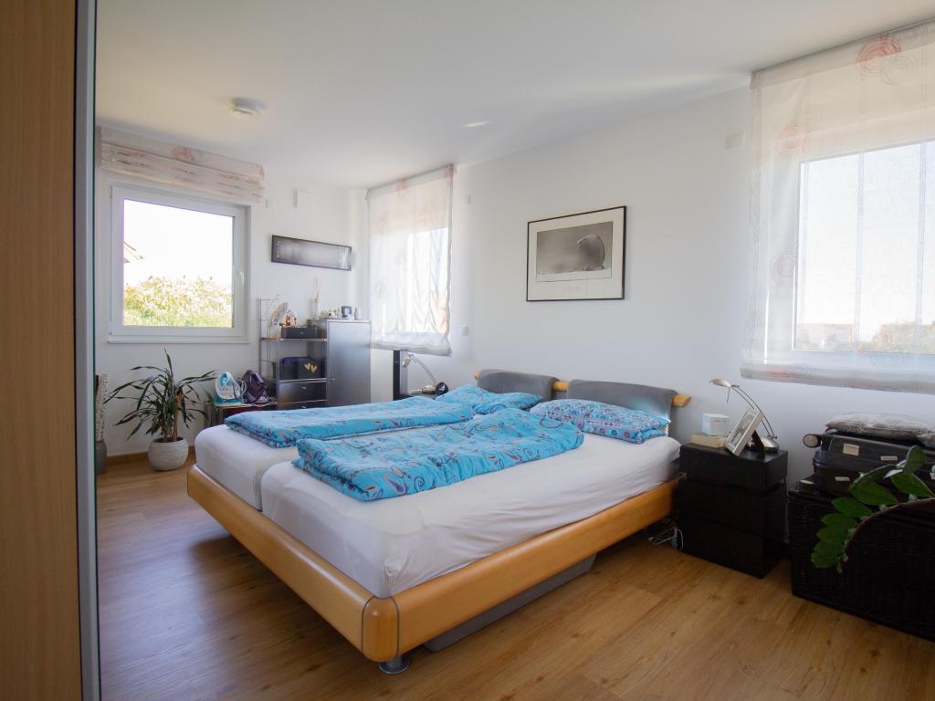 Lichtdurchflutete 3ZKB mit großem Balkon! - Foto 4