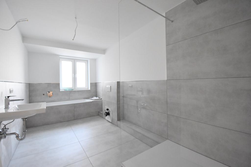 Haus im Haus - große Wohnung mit eigenem Eingang, Terrasse und Stellplatz - Foto 5