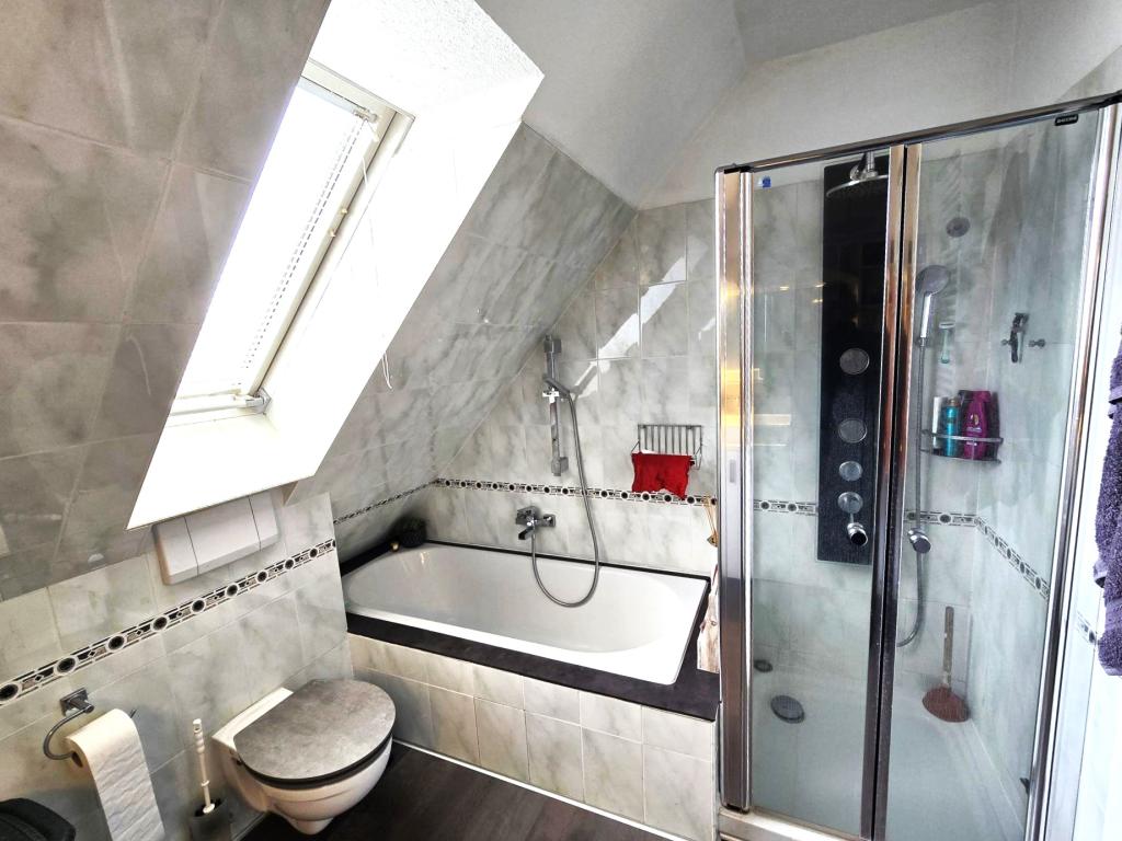 Wellness-Dusche, Badewanne