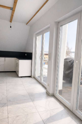 Hell-freundliche 2-Zimmer-Mietwohnung im Dachgeschoss, 70 m², EBK, Dachterrasse, Kladow - Photo 2