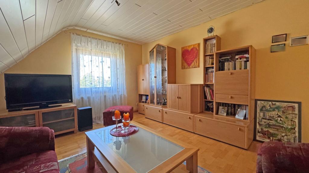 Wohnzimmer im DG