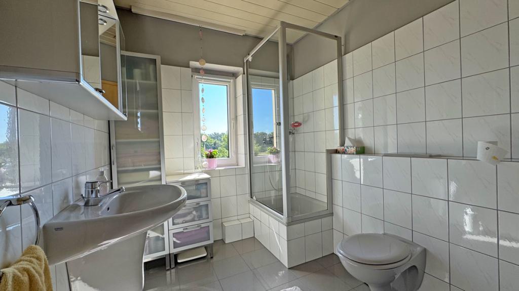 Badezimmer im DG