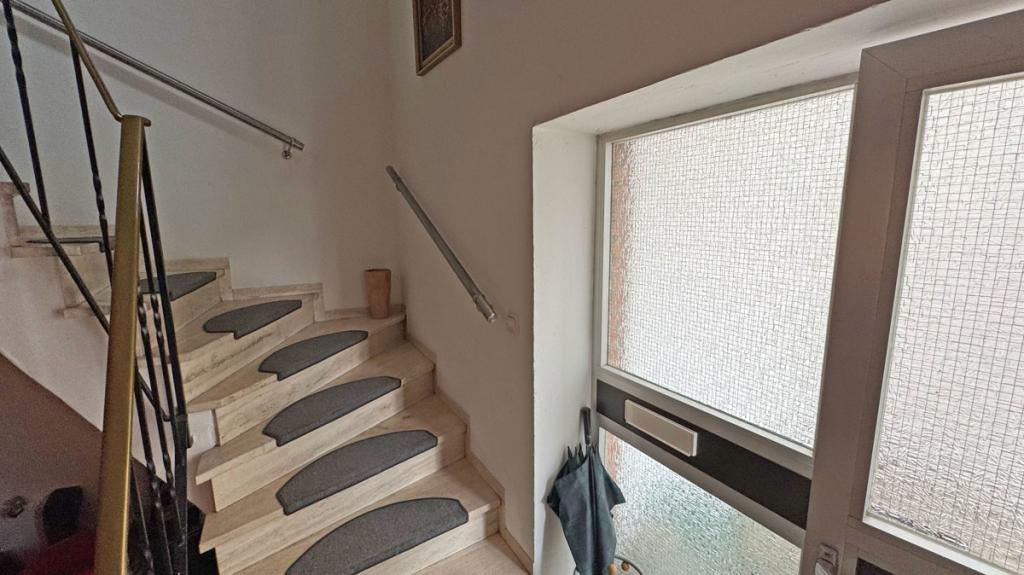 Hauseingang Erdgeschoss Zweifamilienhaus