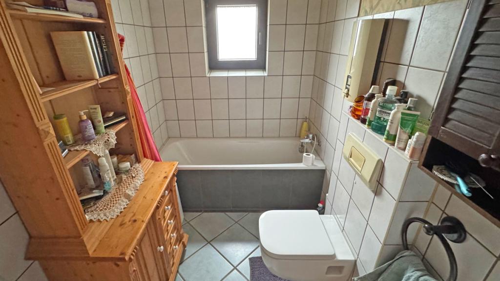 Badezimmer Obergeschoss Zweifamilienhaus