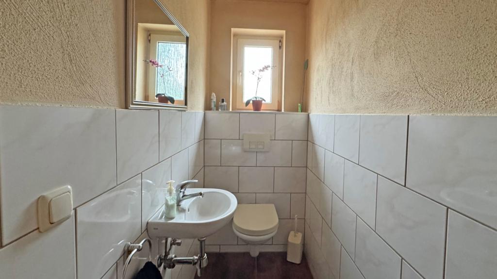 Gäste-WC Obergeschoss Zweifamilienhaus