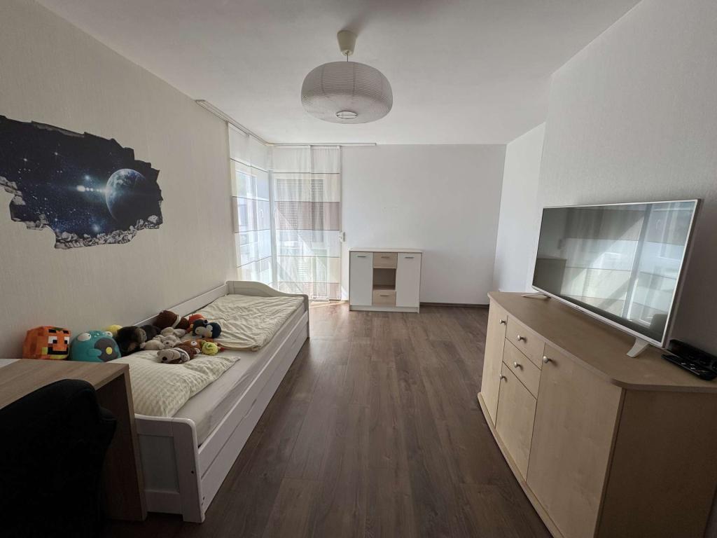 Schlafzimmer 1