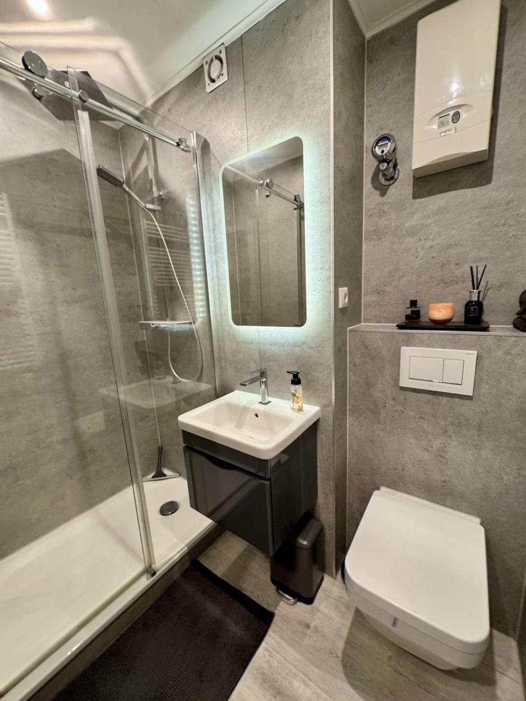Bad mit Dusche