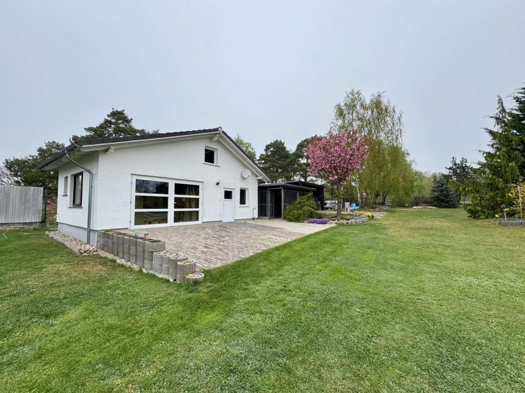 massives Gästehaus