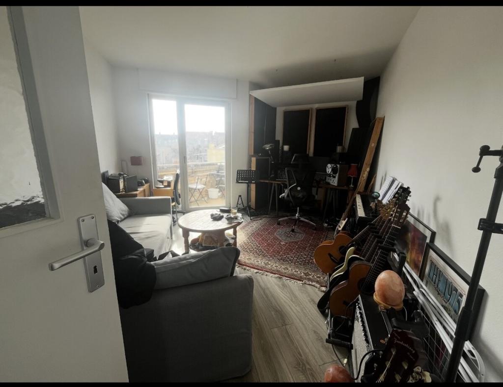 3-ZKB-Wohnung mit Einbauküche und zwei Balkonen - Foto 1