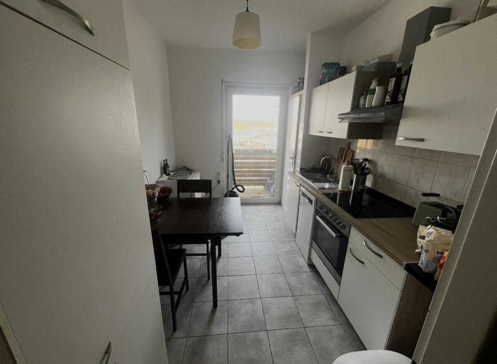 3-ZKB-Wohnung mit Einbauküche und zwei Balkonen - Foto 3