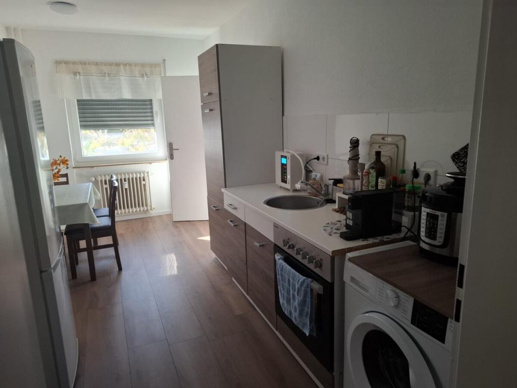 Schön geschnittene 2 Zimmer-Küche-Bad Wohnung mit Balkon & Stellplatz - Foto 4