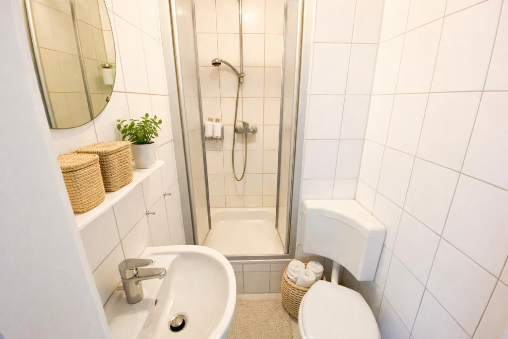 Smart wohnen in Bant: Ideal für Studenten, Azubis & Soldaten - Miniwohnung mit Duschbad & Kochzeile - Foto 5