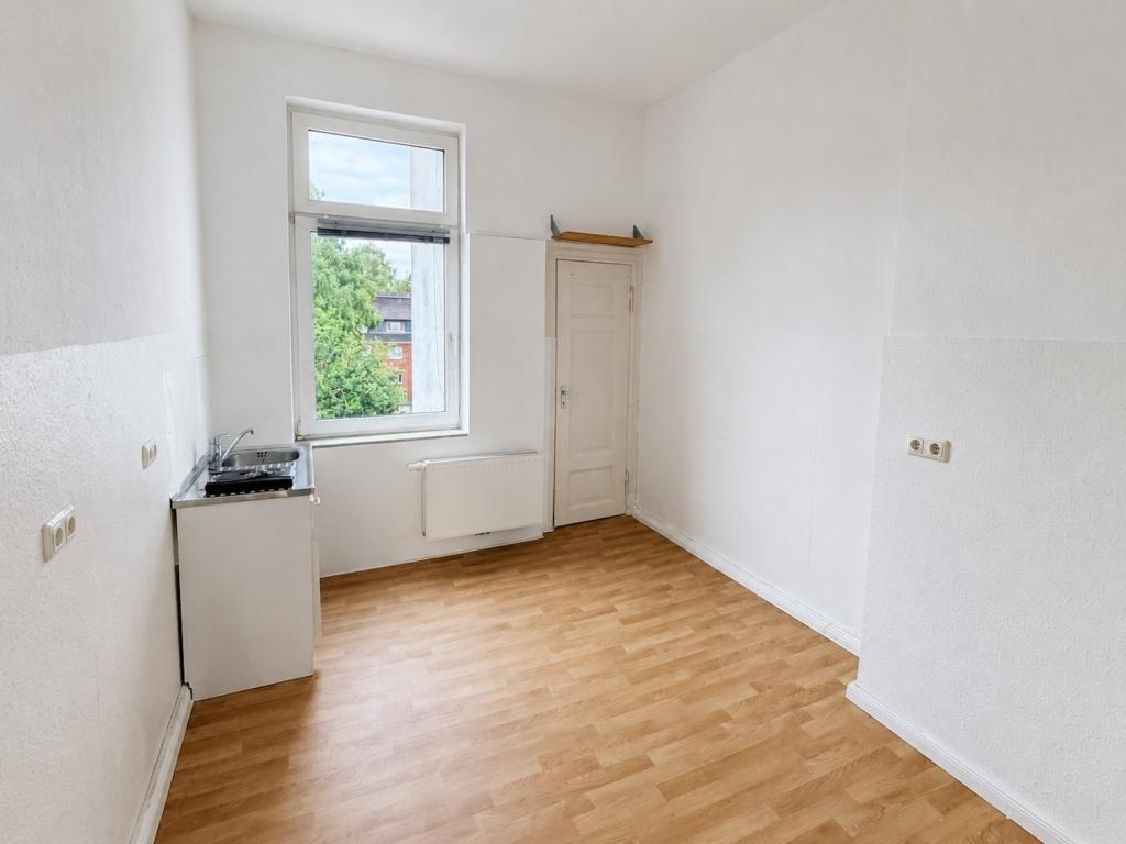 Gepflegtes Altbau-Refugium: 2-Zimmer-Wohnung mit optimaler Anbindung an City, Marine & Kliniken - Photo 2