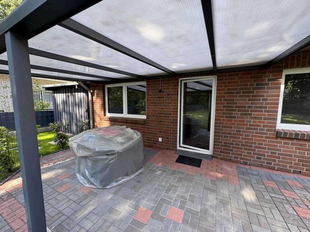 überdachte Terrasse