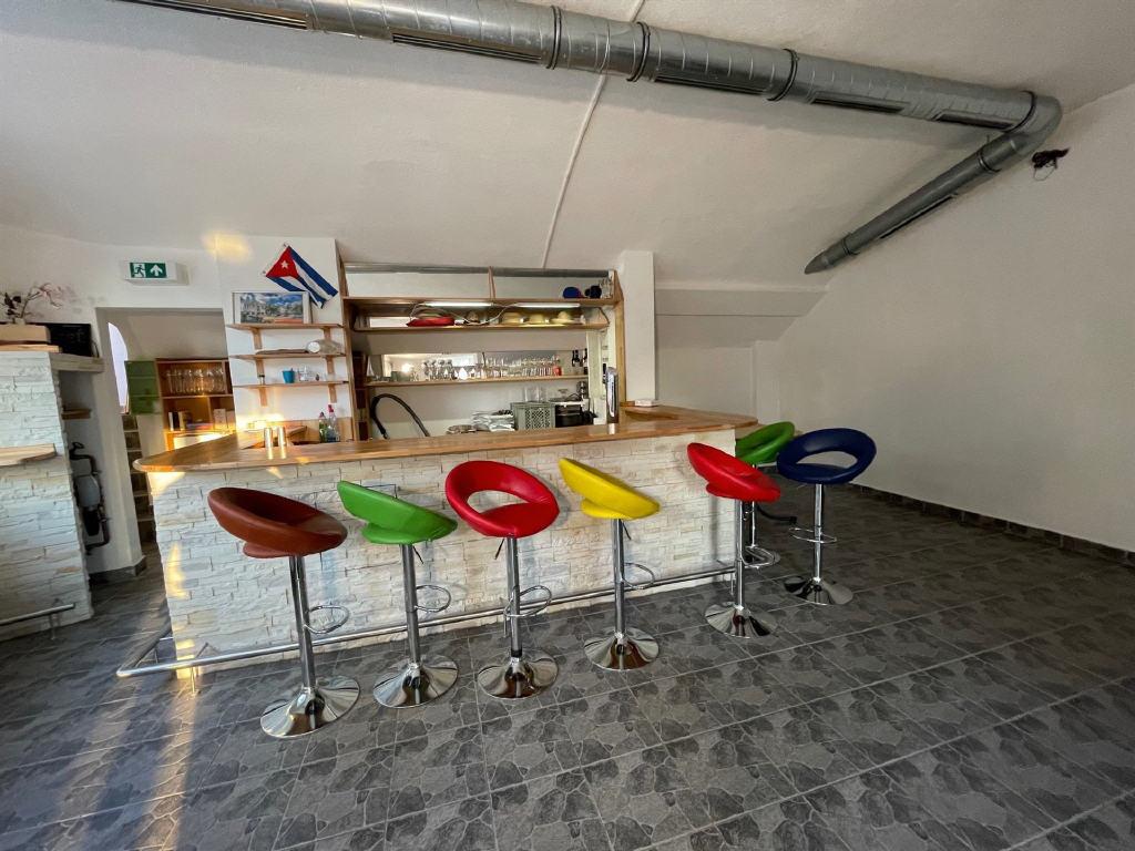 Gewerbeeinheit (Bar)