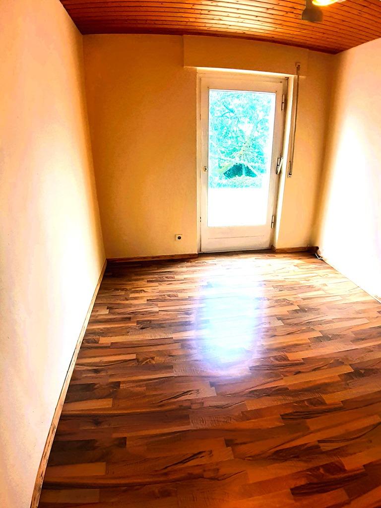 Charmante Doppelhaushälfte mit Wintergarten in Goldbach zu vermieten - Photo 3