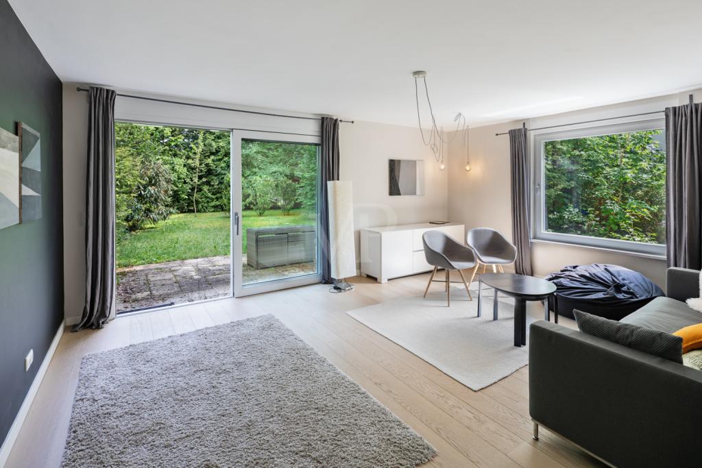 Stilvoll möbliertes Reiheneckhaus mit großem Garten in begehrter Lage von München-Pasing - Foto 1