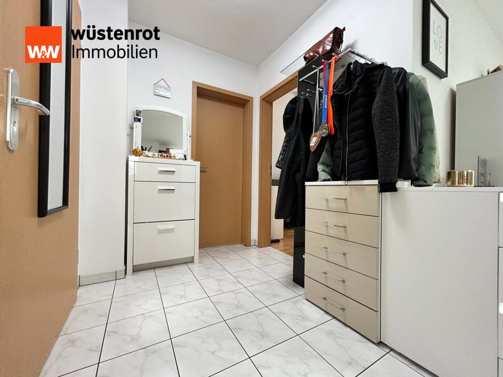 Durch den Flur geht es in den hinteren Bereich...