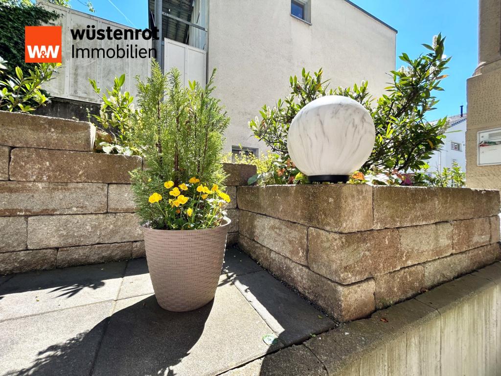 Kleine Gelbkleckse im Blumentopf, große Wirkung für Herz und Auge