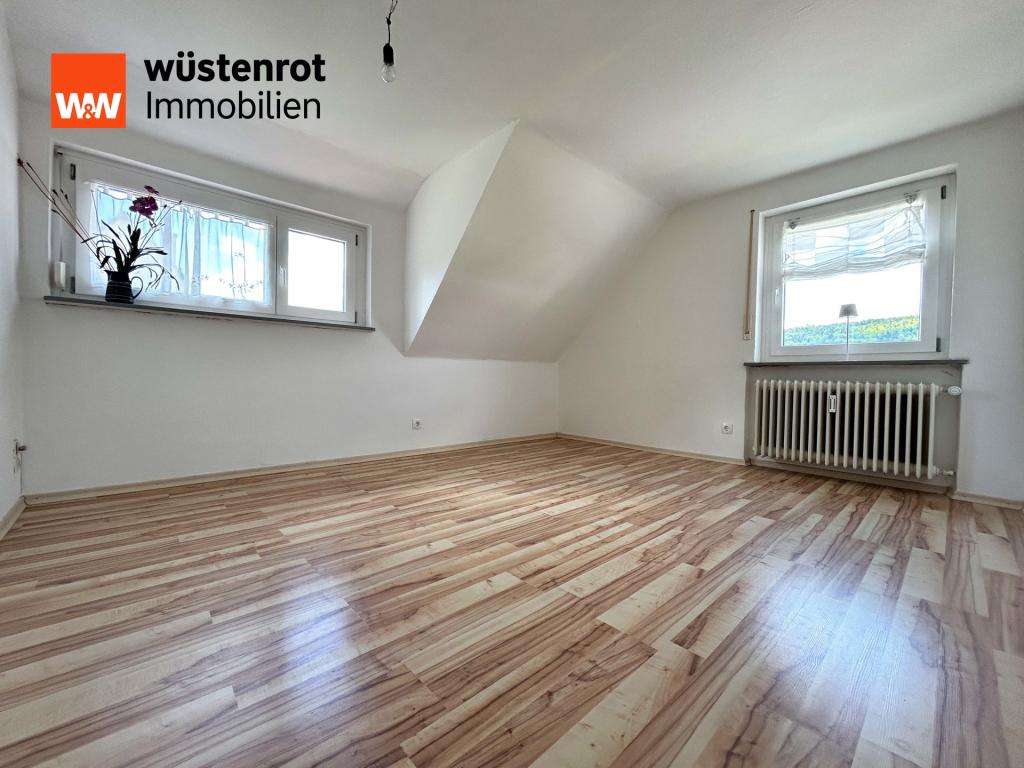 OG Schlafzimmer: Zwischen Dachschräge und weitem Blick entsteht ein Raum für Ruhe, Gedanken – und einen Hauch von Poesie