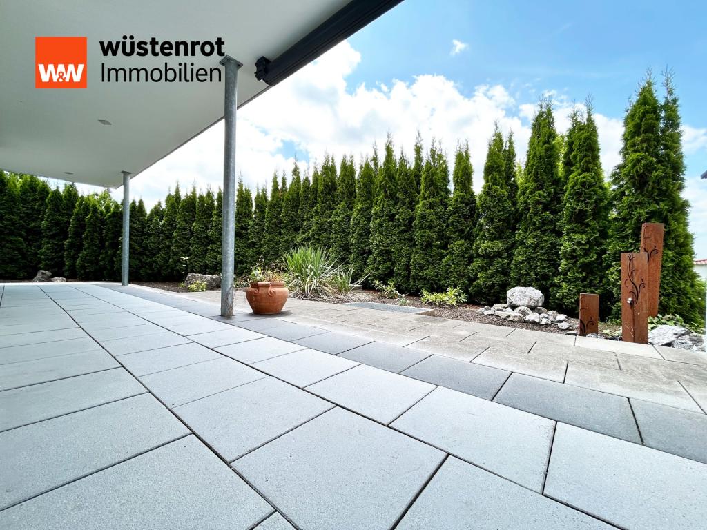 Vom Essbereich auf die Terrasse – hier draußen ist einfach nur Ruhe