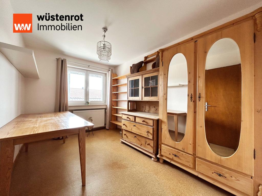 Holz und Licht – ein Raum, der nach Kreativität oder Ruhe ruft