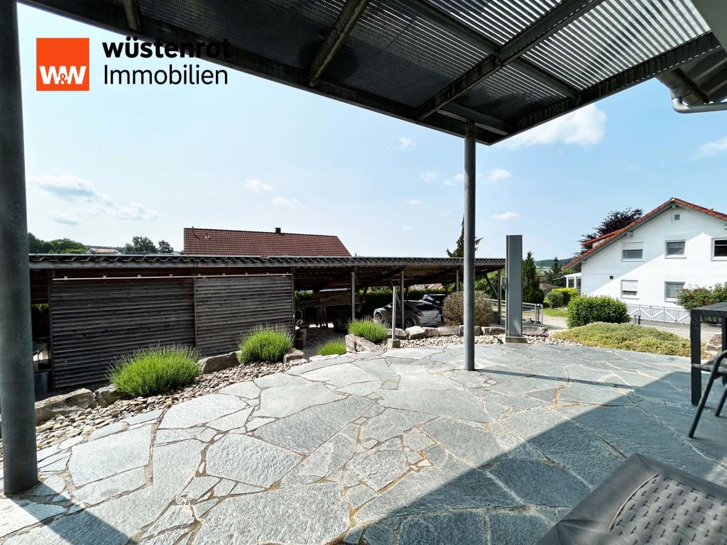 EG: Die Terrasse – ein Ort zwischen Himmel und Garten, perfekt für stille Nachmittage und lange Sommerabende