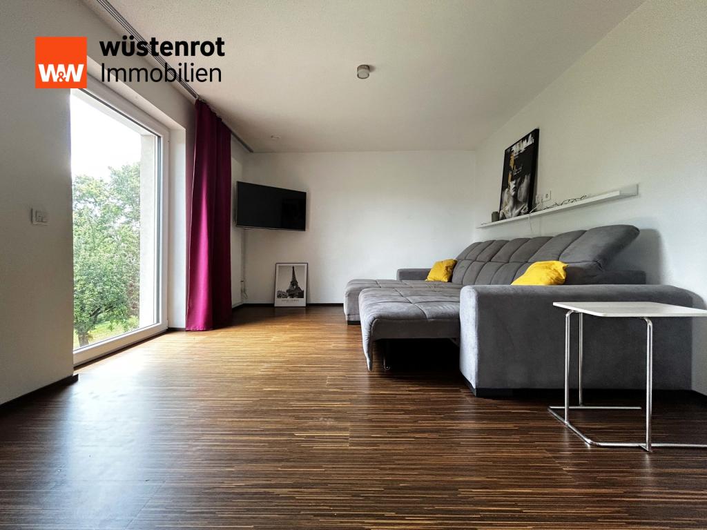 EG - Wohnbereich: Sofaecke mit viel Licht...ideal für Fernsehen, Lesen oder einfach nur Ausstrecken
