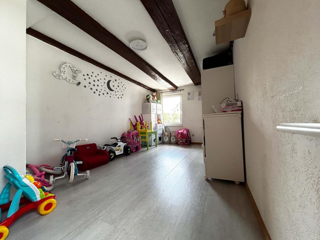 Wohnung 3 Schlafzimmer 2: Ein fröhlicher Raum für Fantasie, Spiel und kleine Abenteuer